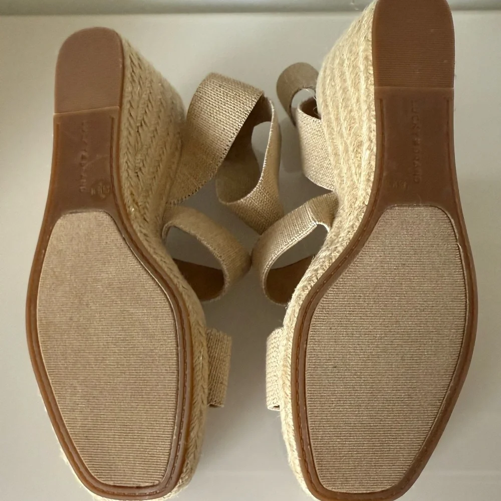 NEW - SIZE 8.5 - ANKLE STRAP WEDGE ESPADRILLE SANDAL WHEAT NEUTRAL LOW HEEL
